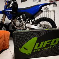 Plastiche nere YZ/XE 125 ’22-25 prezzo trat. nuove