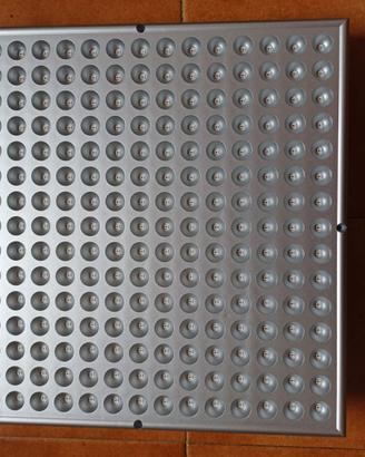 Lampada a Luce Rossa Corpo Intero 225 LED