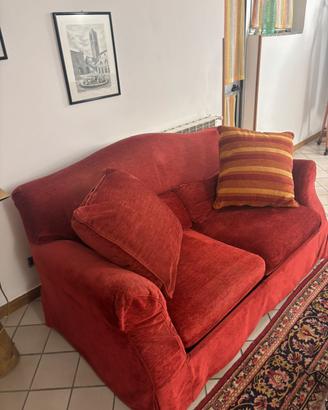 Divano letto con cuscini