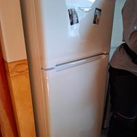 frigorifero pulito e funzionante 