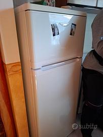frigorifero pulito e funzionante 