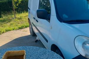 renault kangoo con cella refrigerante 