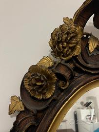 Specchio antiquariato in legno e foglie d’oro