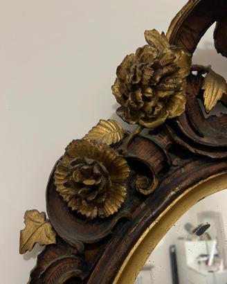 Specchio antiquariato in legno e foglie d’oro