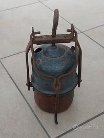 Antica lampada da minatore. 