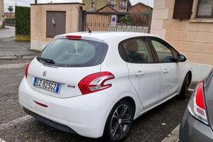Peugeot 208 hd 1.4 2015