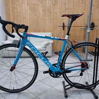 Bici da corsa Focus Cayo full carbon