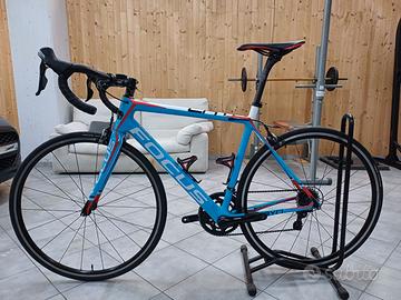 Bici da corsa Focus Cayo full carbon