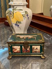 Scatola in metallo vintage