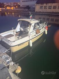 Barca Black Marlin  7m cabinata