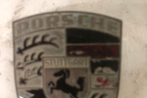 Emblema  cofano anteprime Porsche 911. 924   944.