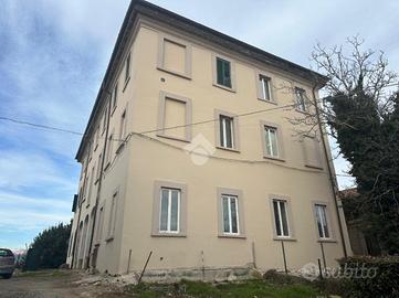 2 LOCALI A MONTICELLO BRIANZA