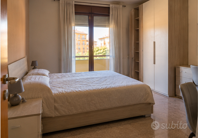 Luminosa stanza singola con bagno privato