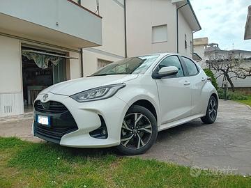 YARIS HYBRID TREND 05/2024 20500 KM
