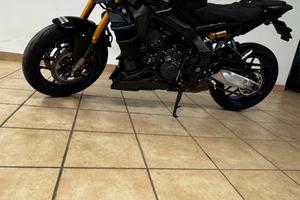 Yamaha MT-09 SP 2025 – 2.500 km – FULL Accessori