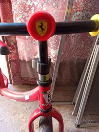 Bici/bicicletta senza pedali Ferrari