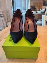 Scarpe nere con tacco