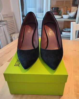 Scarpe nere con tacco