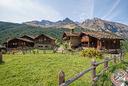 baita-storica-nel-parco-del-gran-paradiso-villag