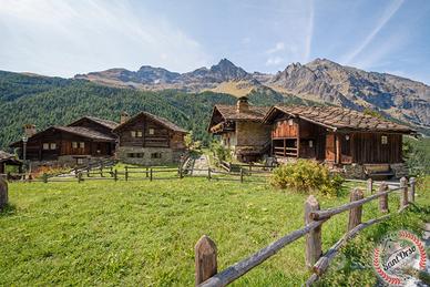 Baita storica nel parco del gran paradiso - villag