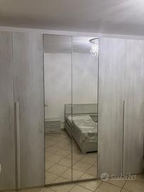 Camera da letto, armadio, comò, letto, comodini