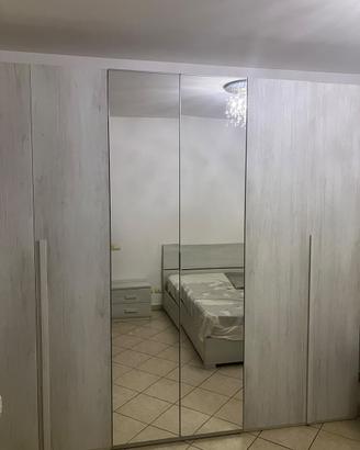 Camera da letto, armadio, comò, letto, comodini
