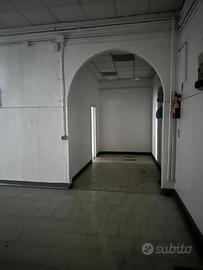 Laboratorio a Piacenza, via Ventuno Aprile, 76