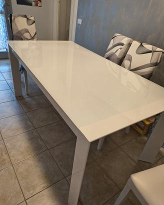 Tavolo da pranzo 