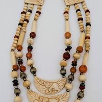 Collana dal sapore etnico.
