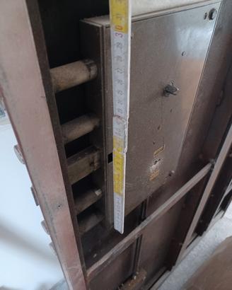 C-E-R-C-O un fabbro per conversione serratura 