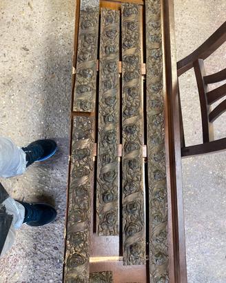 Fregi / cornici in bronzo con rose