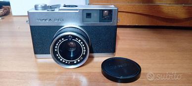 macchina fotografica Konica