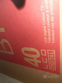 Televisore  lcd