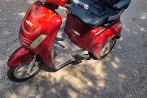 Scooter elettrico per persone con parz disabilità