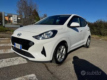 Hyundai i10 idonea ai neopatentati tagliandata