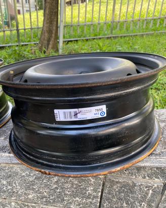 Set 4 Cerchi in Acciaio/Ferro Nissan (5fori)