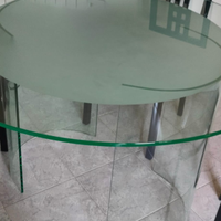 Tavolo in vetro