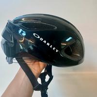 Casco Oakley Aro 3 lite