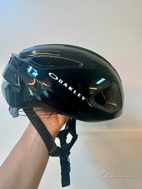 Casco Oakley Aro 3 lite