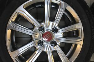 Cerchi in lega 15 Fiat grande punto gomme 4 season