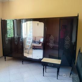 Armadio con specchio