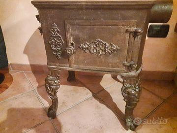 antica stufa in ghisa francese