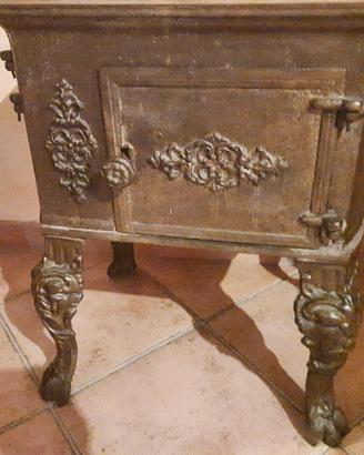 antica stufa in ghisa francese