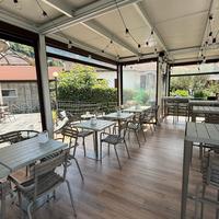 Tavoli da esterno con sedie