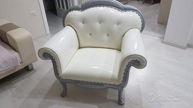 Poltrona in ecopelle con Swarovski