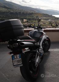 SUZUKI GSR 600 