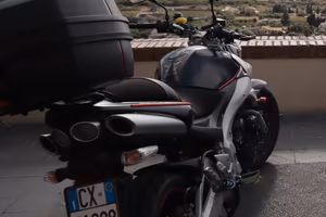 SUZUKI GSR 600 