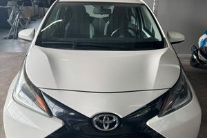 Toyota Aygo 1.0 VVT-i 69 CV 5 porte x-cool