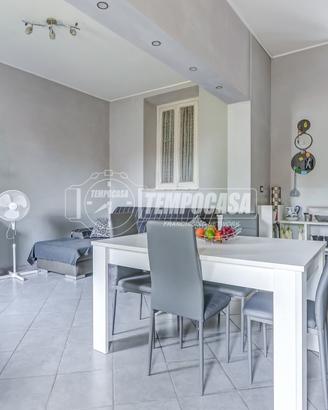 SESTO CALENDE - APPARTAMENTO SU TRE LIVELLI