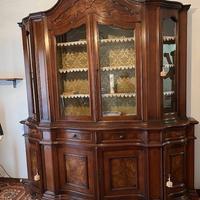 Vetrina in Radica di Noce